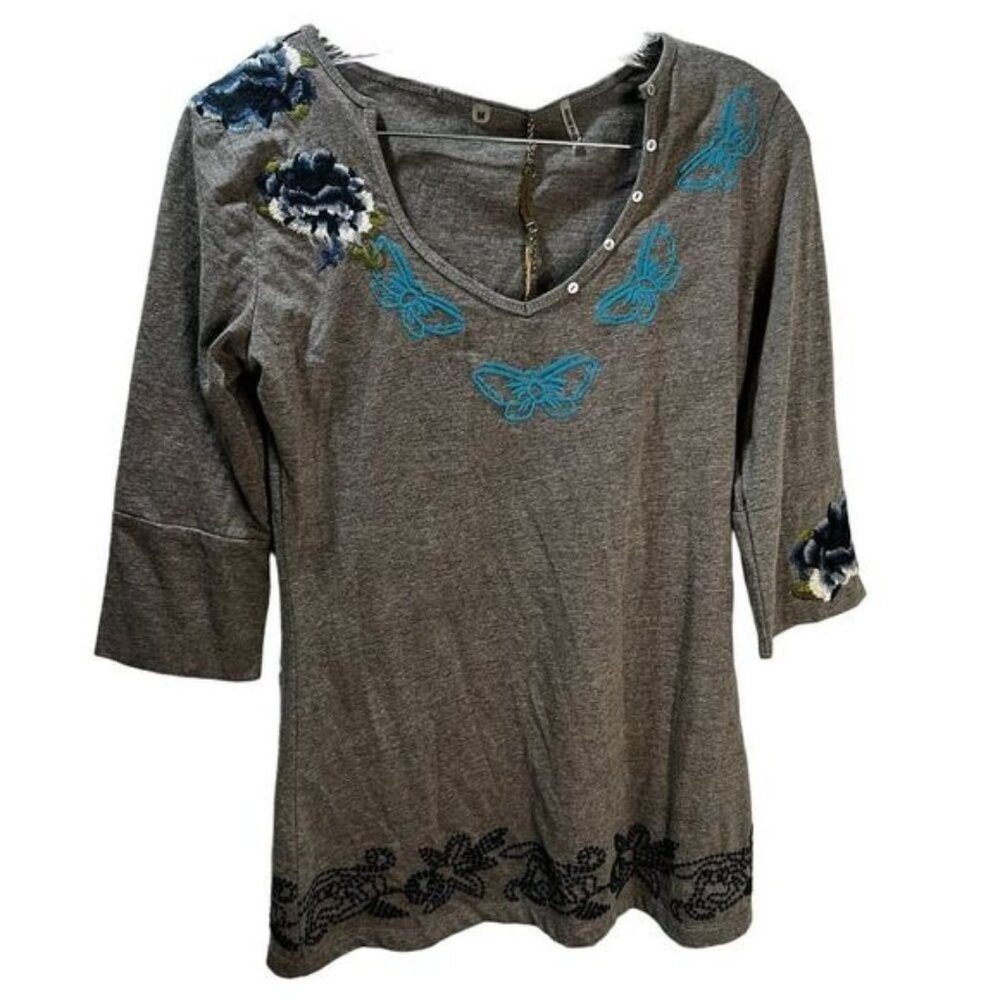 Womens Embroidered Neckline‎ 3/4 ShirT Medium NWT
